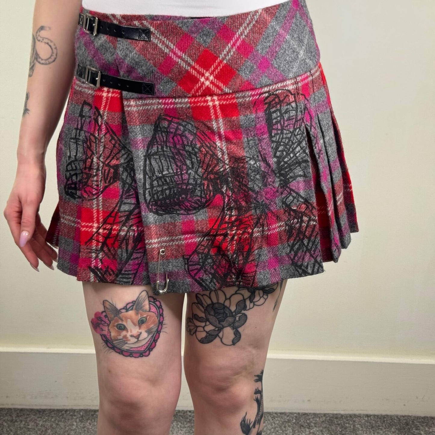 100% wool tartan mini skirt pleated bow buckle plaid red grey purple