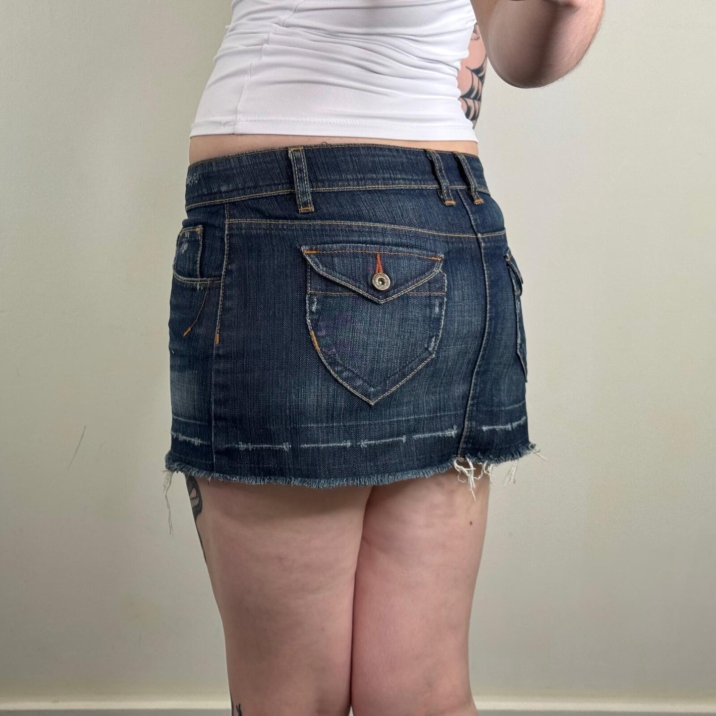 Y2K vintage mini skirt dark blue wash cargo pockets low rise fraying hem