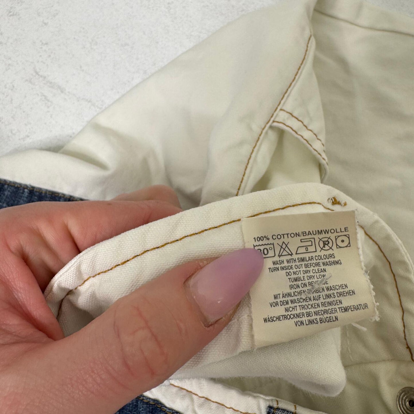 Y2K vintage low rise capri jeans cropped denim white blue knee length