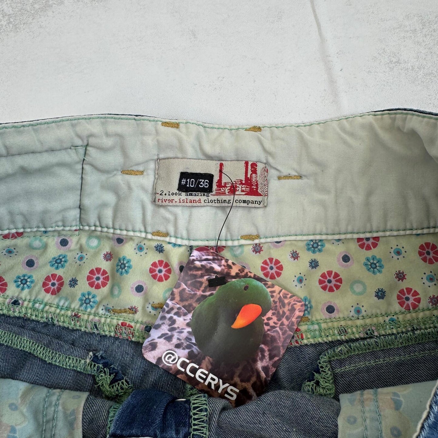 Y2K vintage denim mini shorts low rise dark light blue denim wash buttons