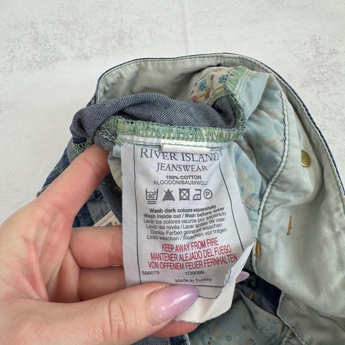 Y2K vintage denim mini shorts low rise dark light blue denim wash buttons
