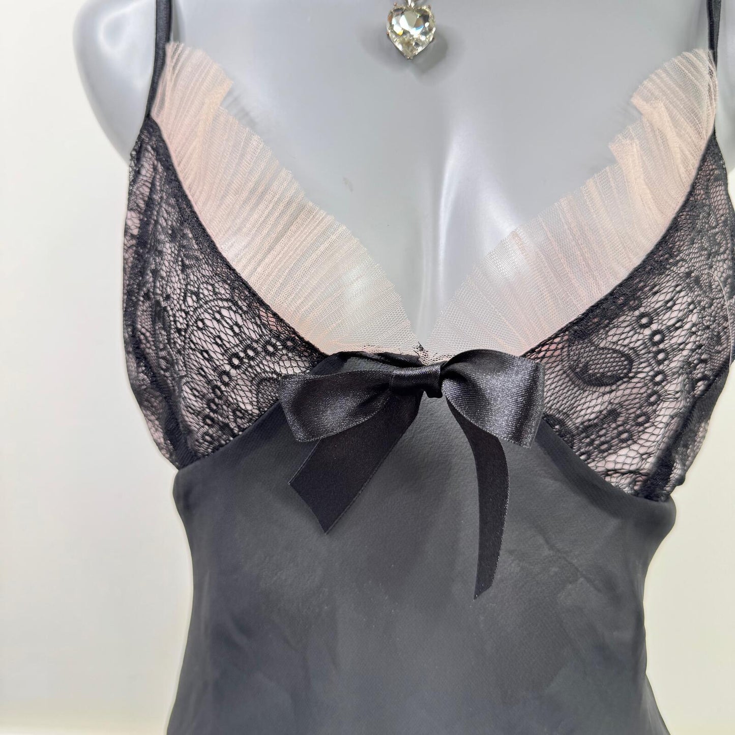 Y2K vintage top lace pleated hem frilly bow black baby pink strappy babydoll
