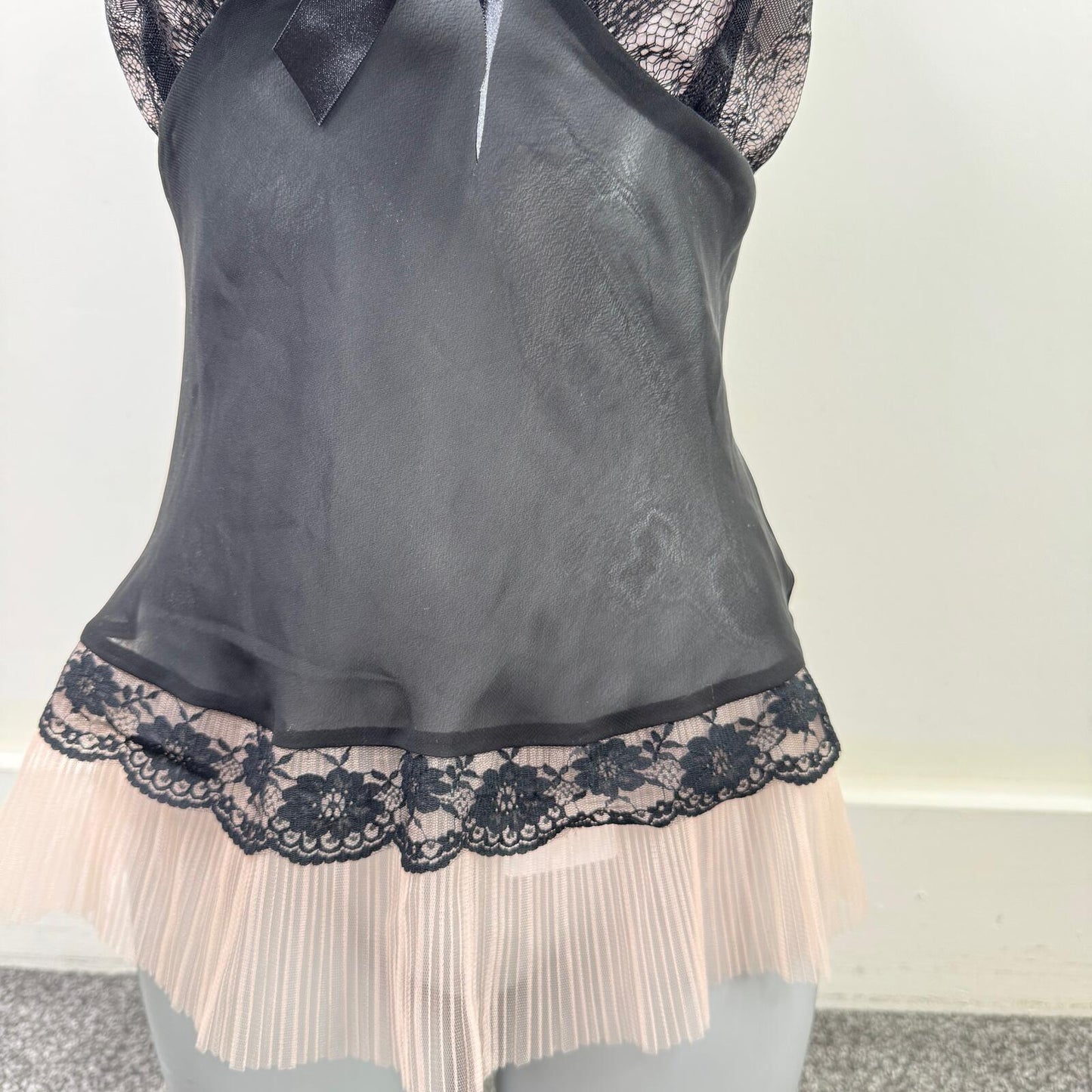 Y2K vintage top lace pleated hem frilly bow black baby pink strappy babydoll