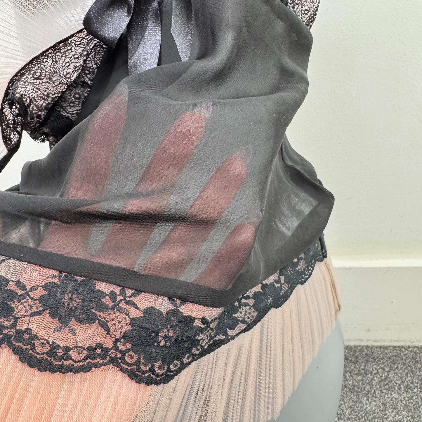 Y2K vintage top lace pleated hem frilly bow black baby pink strappy babydoll