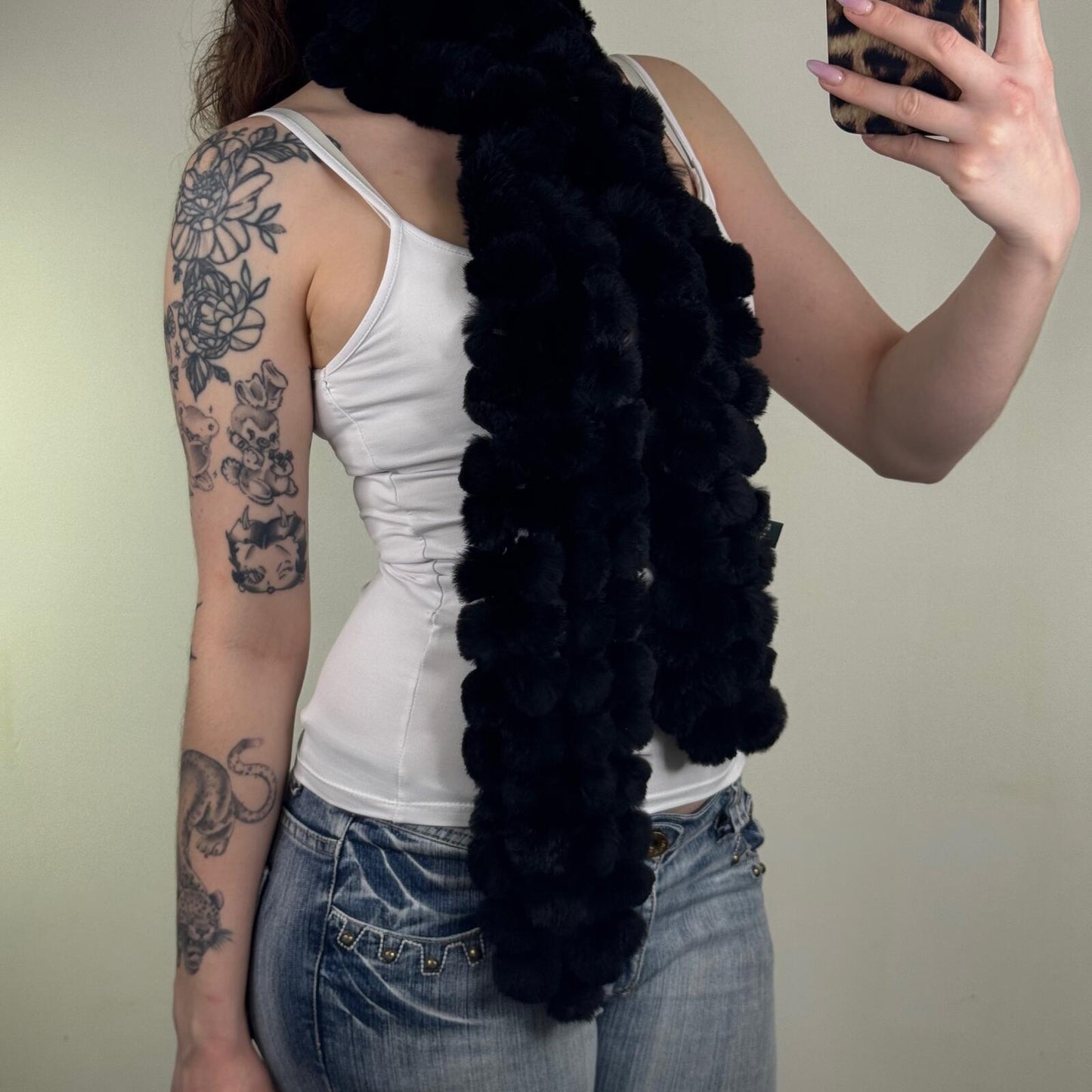 Y2K vintage 100% lapin/ rabbit fur scarf pom pom black