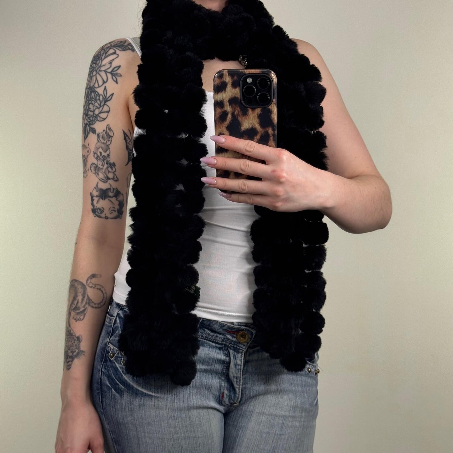 Y2K vintage 100% lapin/ rabbit fur scarf pom pom black