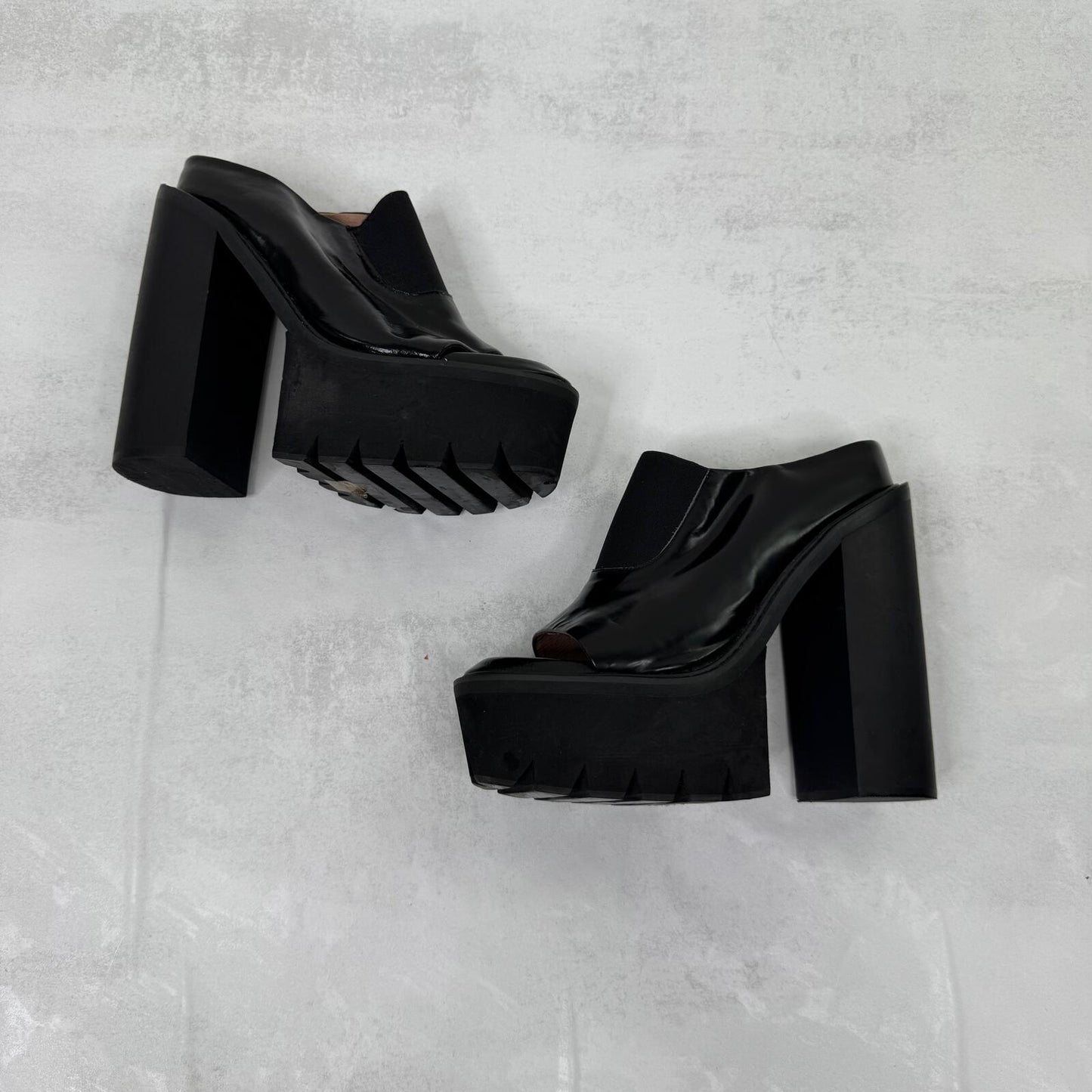 Vintage Jeffrey Campbell Mori block platform mules heel patent leather peep toe