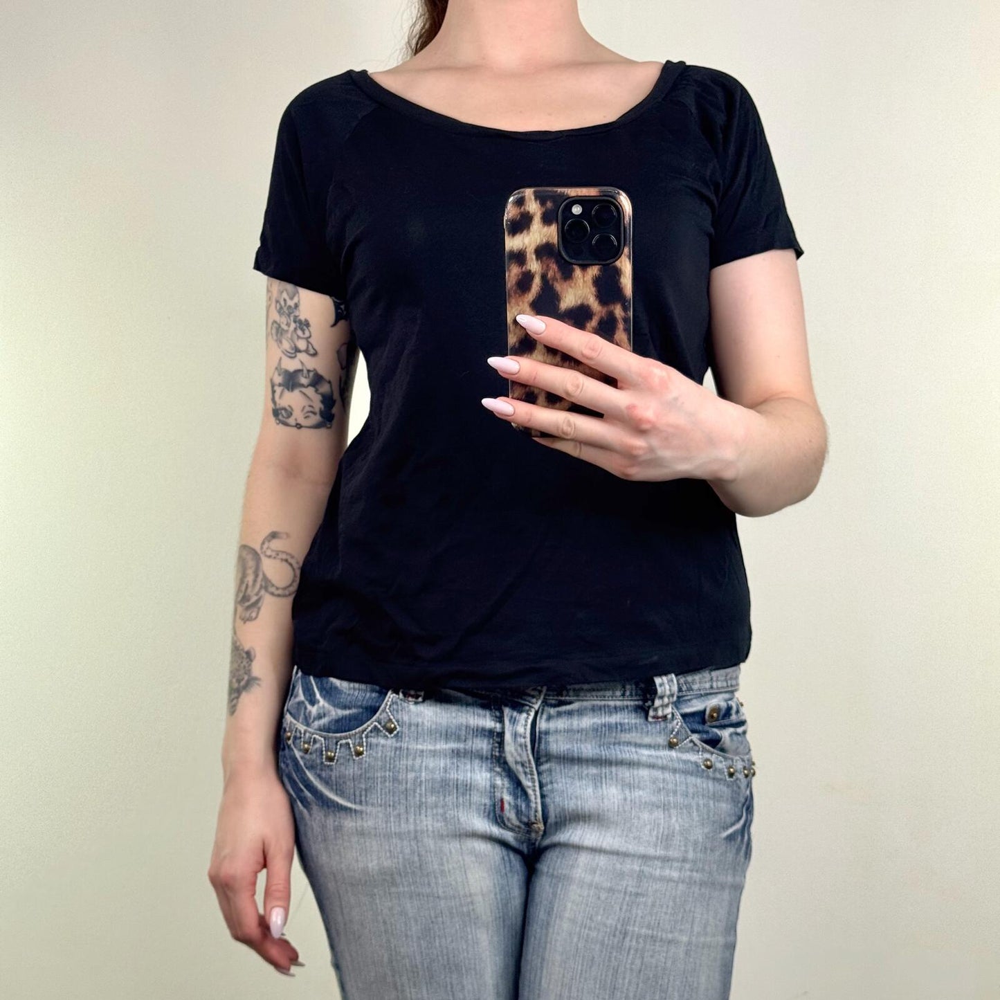 Margaret Howell t-shirt short sleeve top scoop neck black simple plain basic
