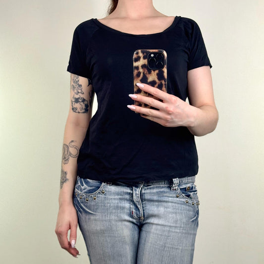 Margaret Howell t-shirt short sleeve top scoop neck black simple plain basic