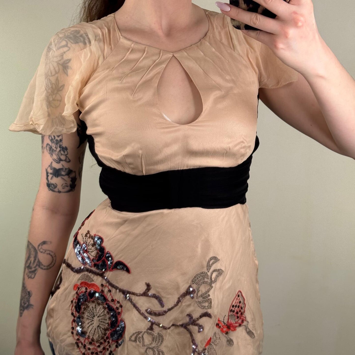 Y2K vintage Karen Millen blouse 100% silk floral embroidered keyhole sequin