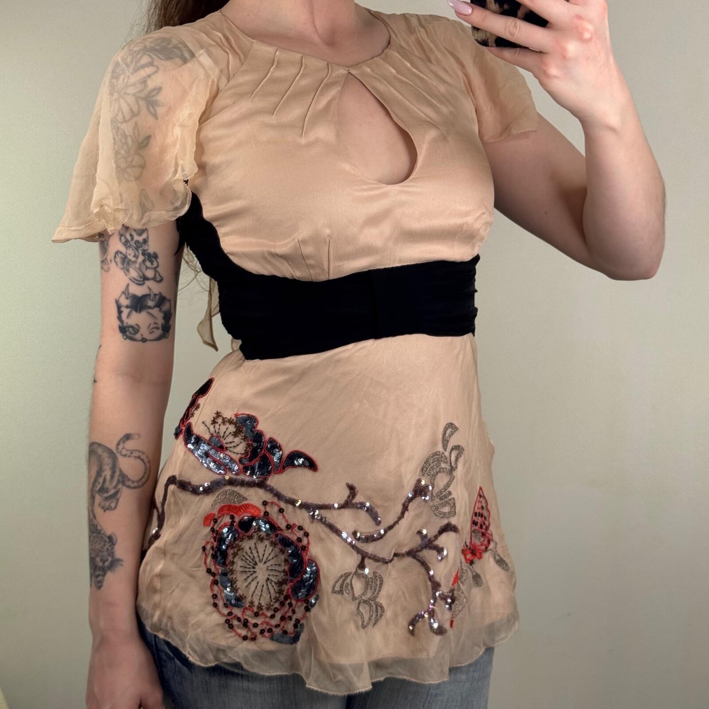 Y2K vintage Karen Millen blouse 100% silk floral embroidered keyhole sequin
