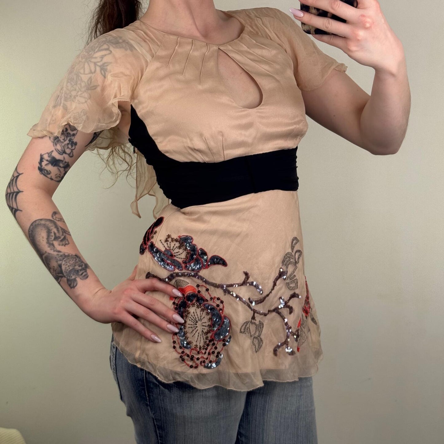 Y2K vintage Karen Millen blouse 100% silk floral embroidered keyhole sequin