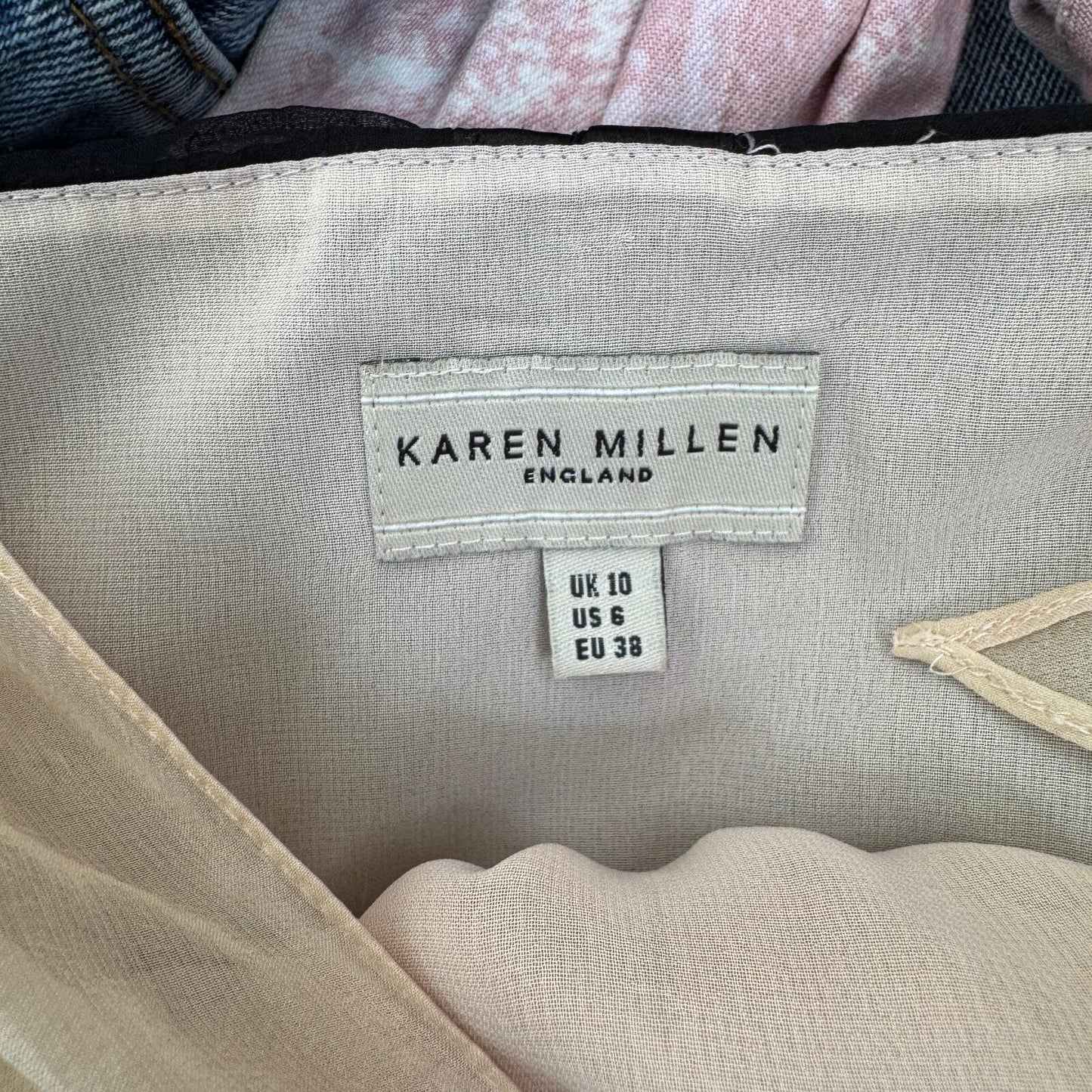Y2K vintage Karen Millen blouse 100% silk floral embroidered keyhole sequin