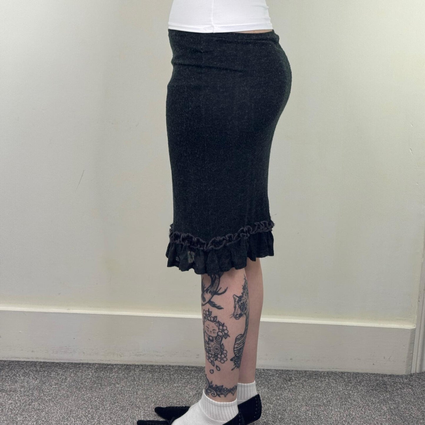 Y2K vintage midi skirt frill hem stretchy fitted low rise grey knee length