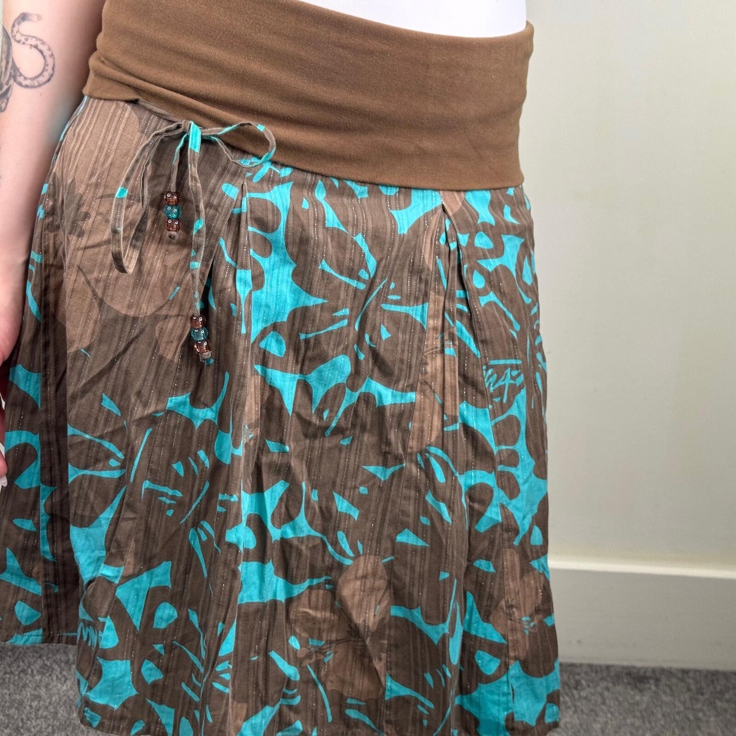 Y2K vintage fold over midi skirt stretchy waistband bow hibiscus floral sparkly