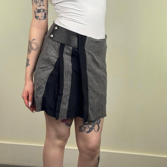 Nicole Farhi mini skirt pinstripe wool silk blend popper button grey pleat