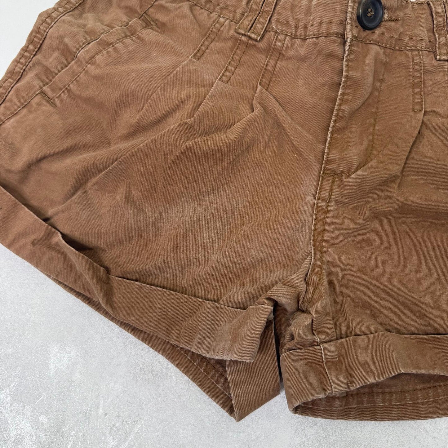 Y2K vintage cargo mini shorts mid rise buckle brown turn up hem pockets