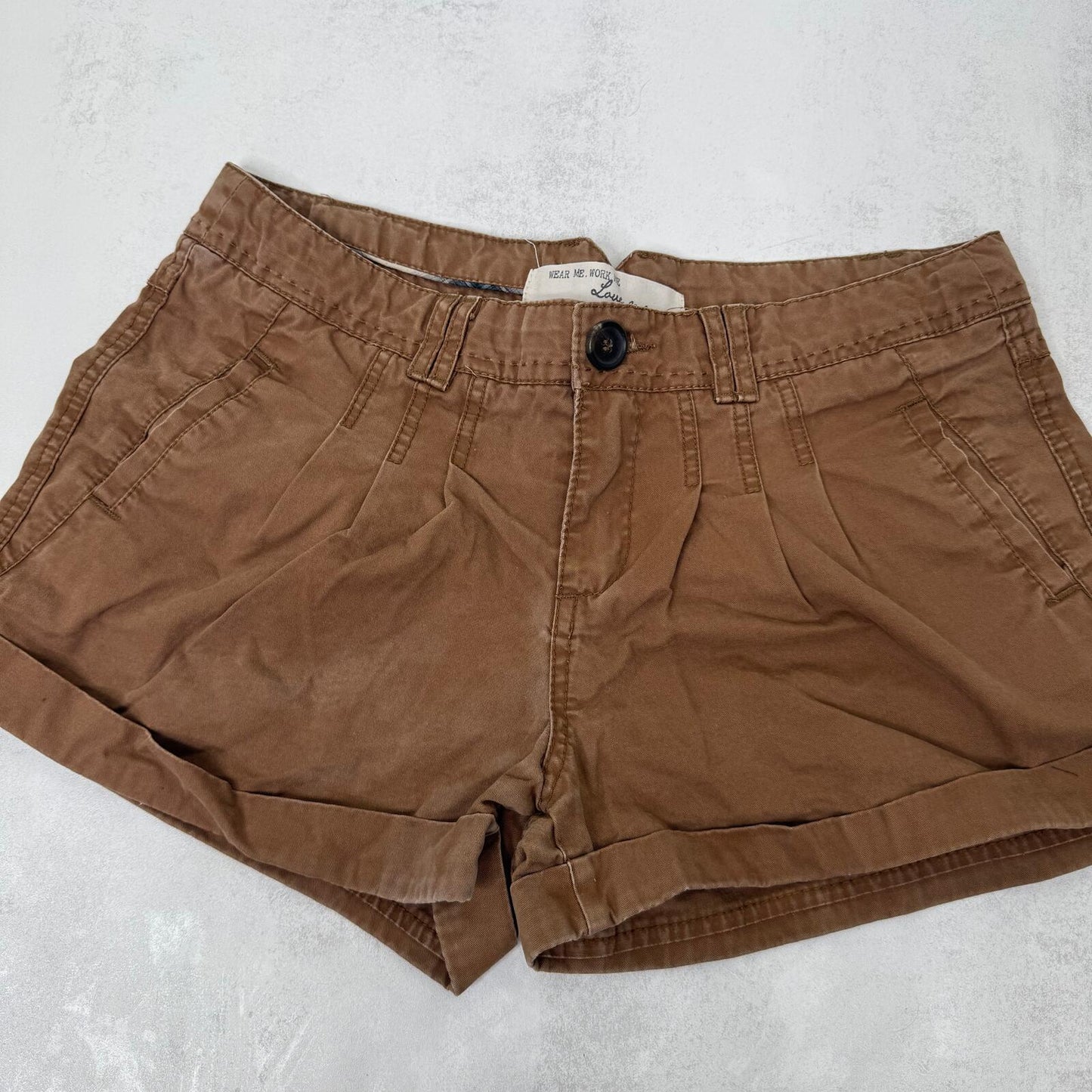 Y2K vintage cargo mini shorts mid rise buckle brown turn up hem pockets