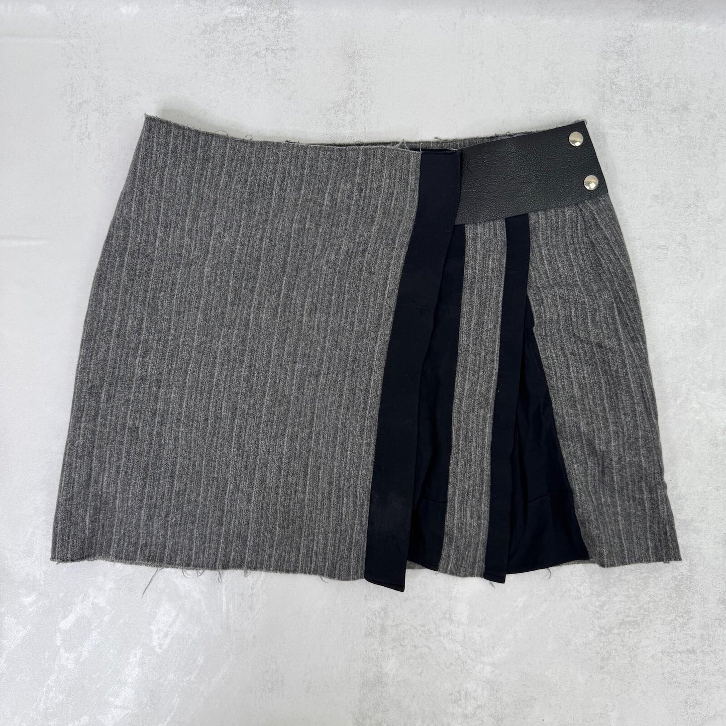 Nicole Farhi mini skirt pinstripe wool silk blend popper button grey pleat