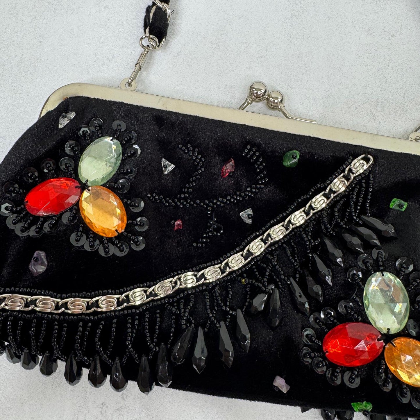 Y2K vintage evening bag beaded velvet chain sequin small kiss lock silver