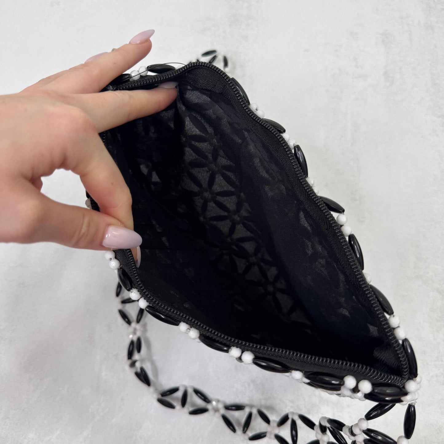 Y2K vintage beaded bag heart flower pattern crossbody black white
