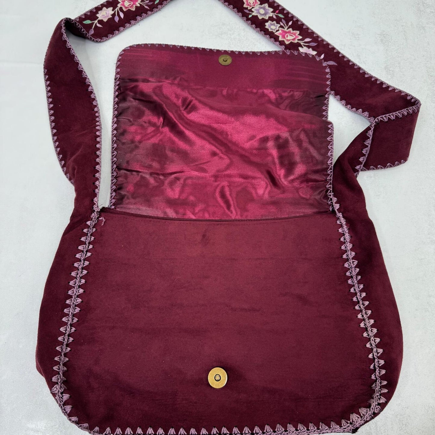 Y2K vintage Oasis messanger bag crossbody boho floral embroidery faux suede