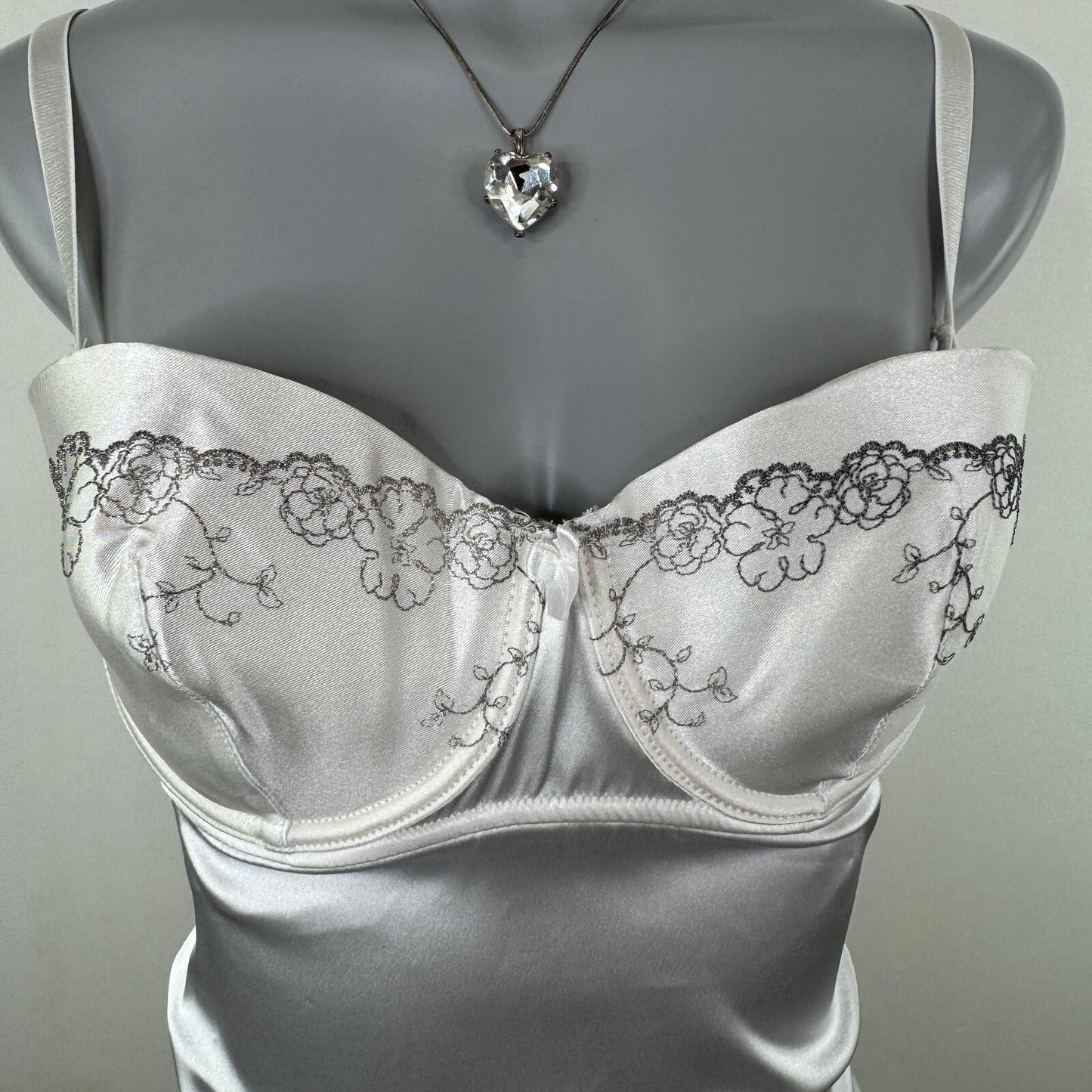 Y2K vintage bustier top satin floral embroidered strapless fitted underwire