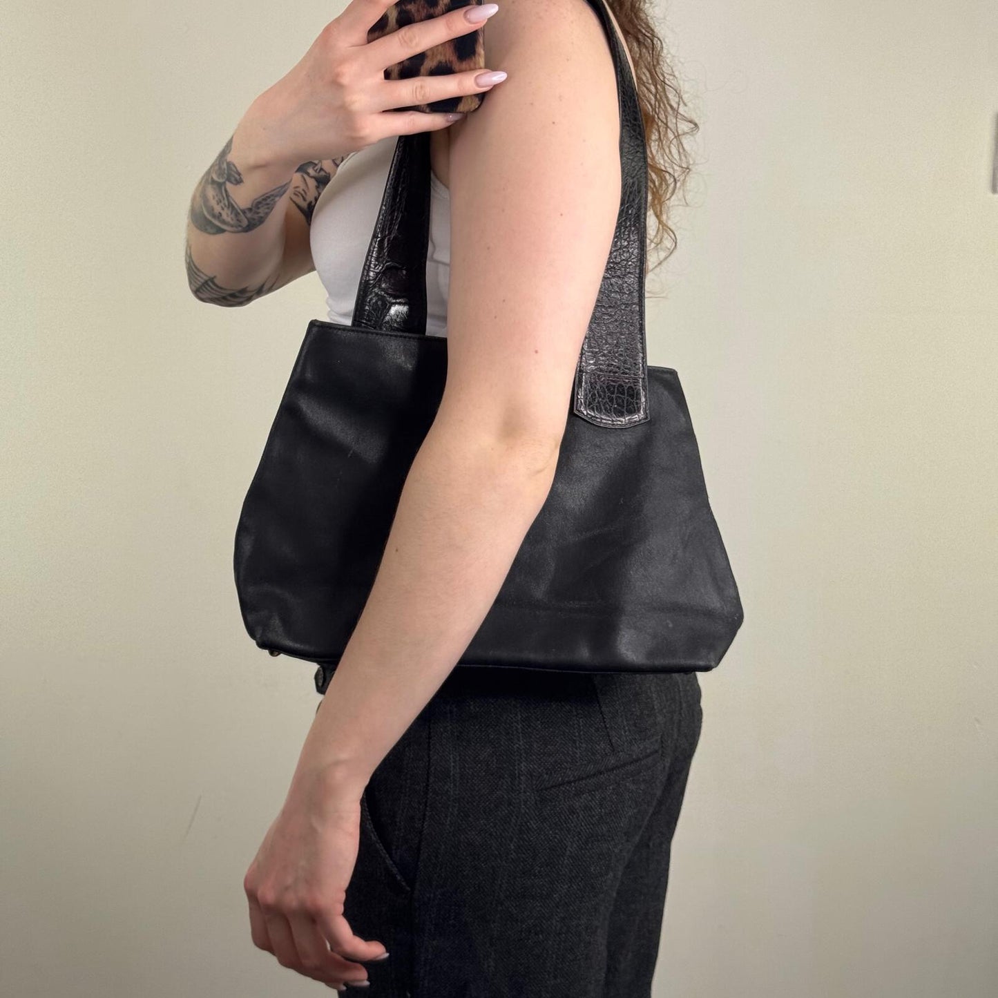 Y2K vintage Russell & Bromley shoulder bag genuine leather asymmetrical strap