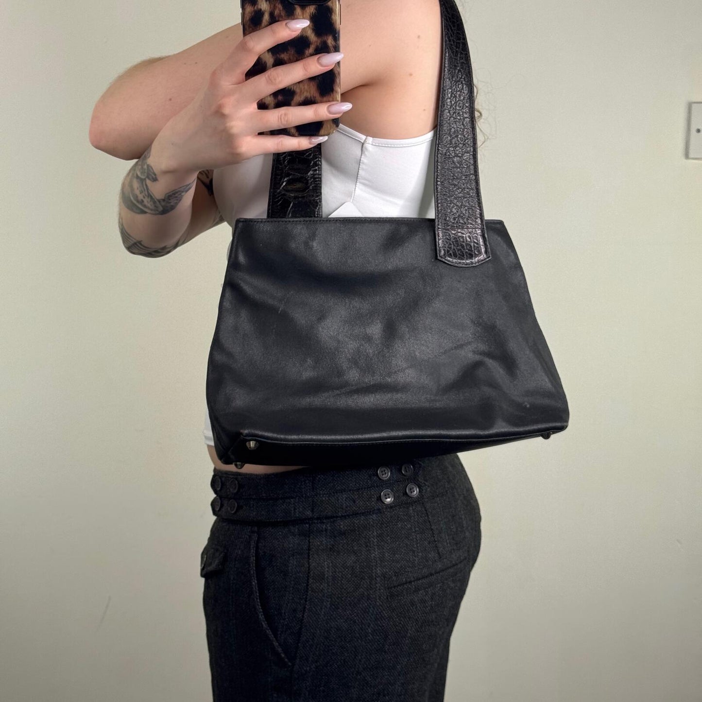 Y2K vintage Russell & Bromley shoulder bag genuine leather asymmetrical strap