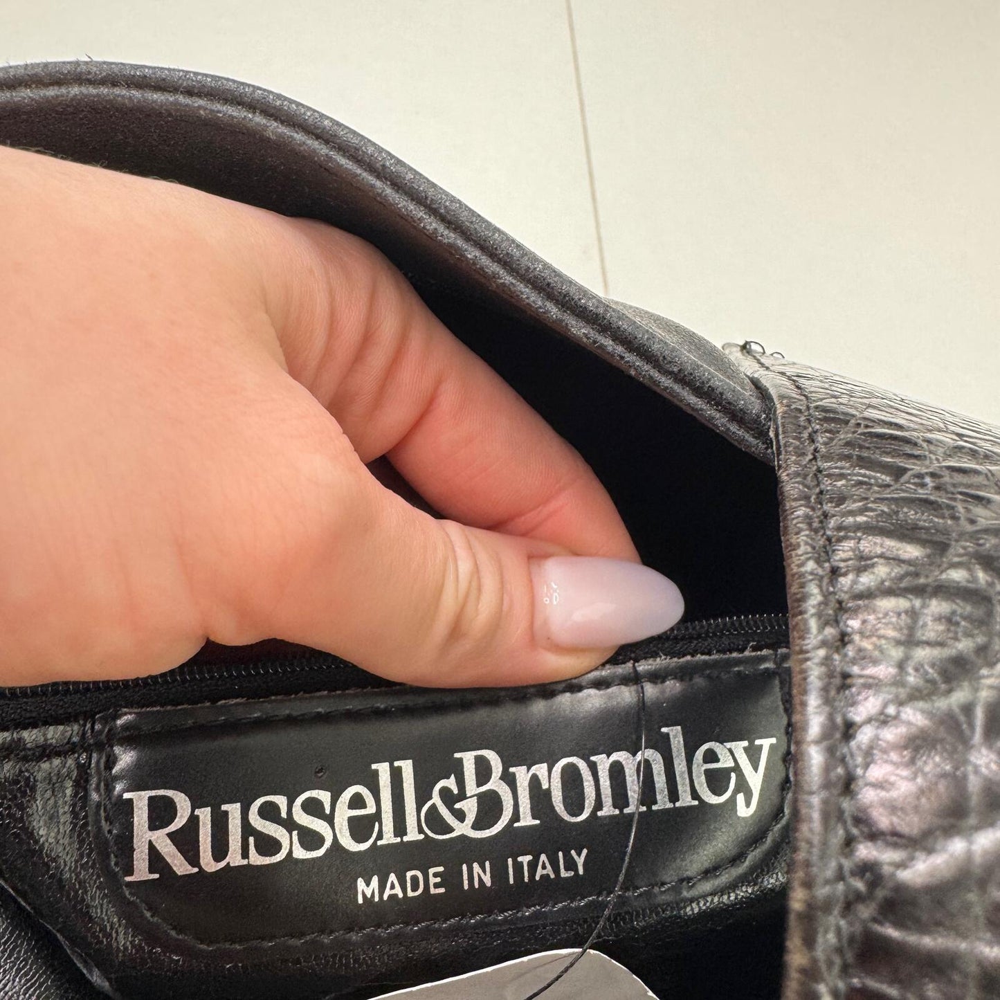 Y2K vintage Russell & Bromley shoulder bag genuine leather asymmetrical strap