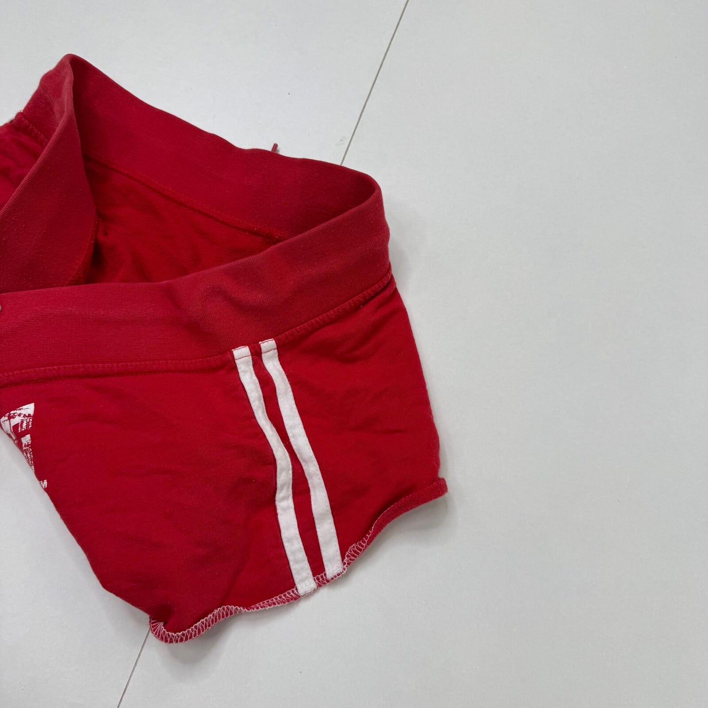Y2K vintage Lonsdale mini shorts hot pants jersey sweat London sporty drawstring