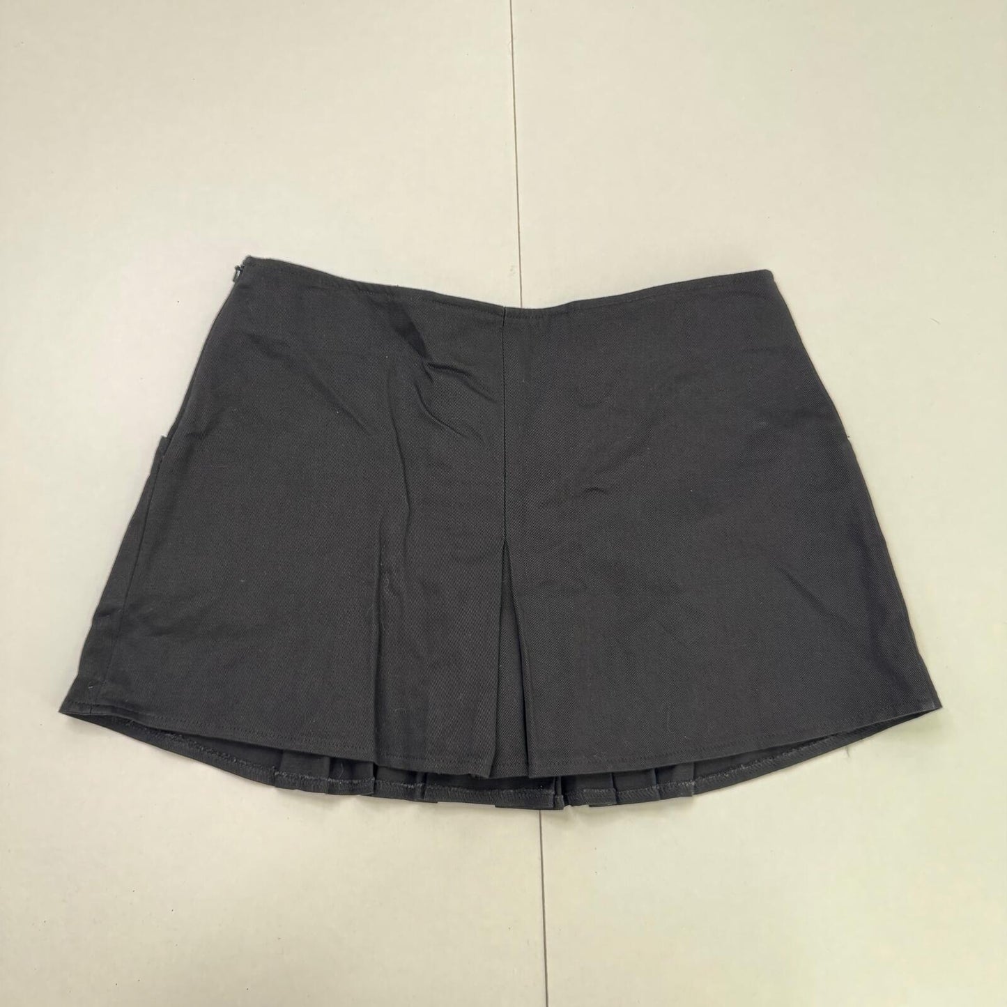 Y2K vintage mini skirt pleated side pockets 100% cotton black tailored a line