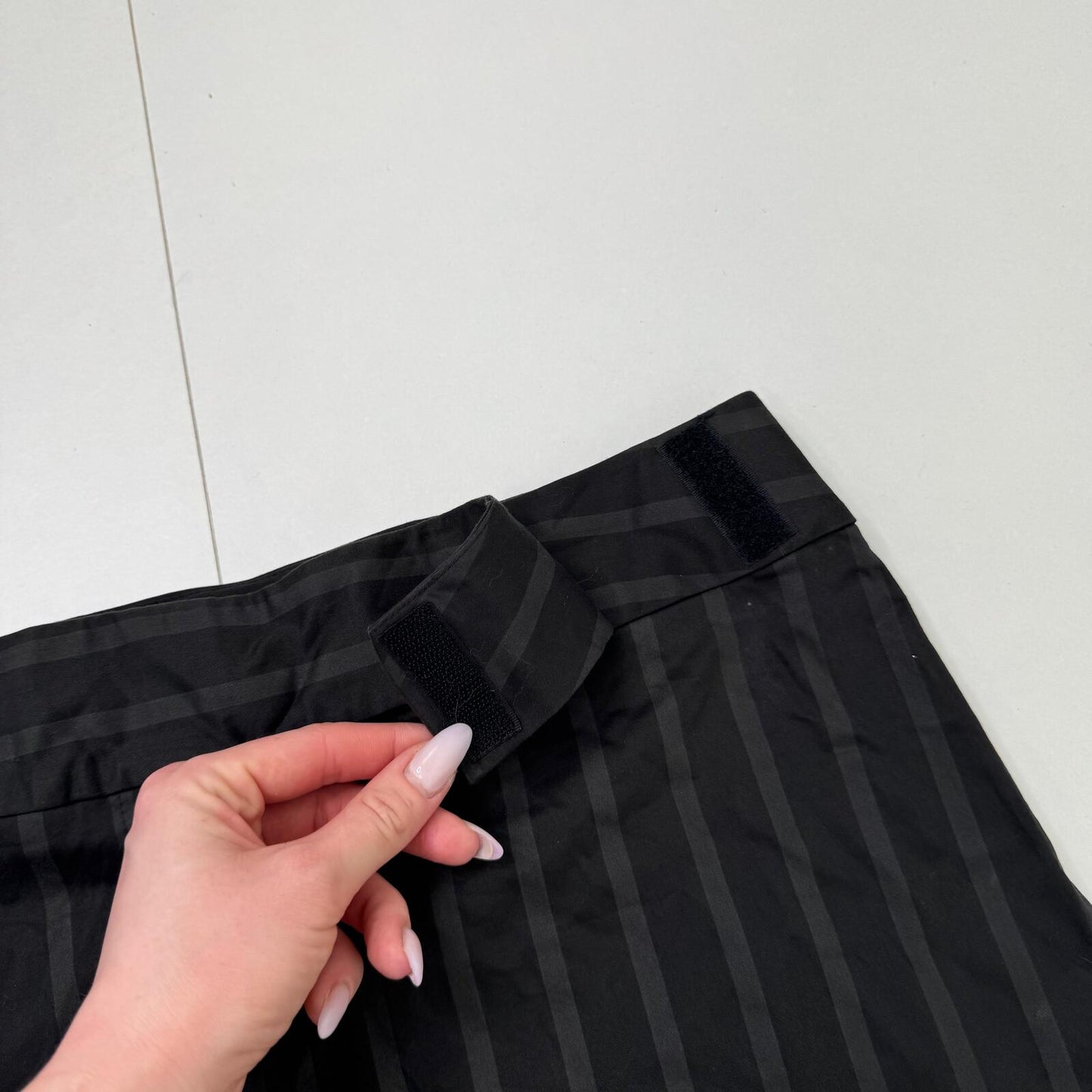 Y2K vintage mini skirt pinstripe stretchy black grey fitted mid rise formal