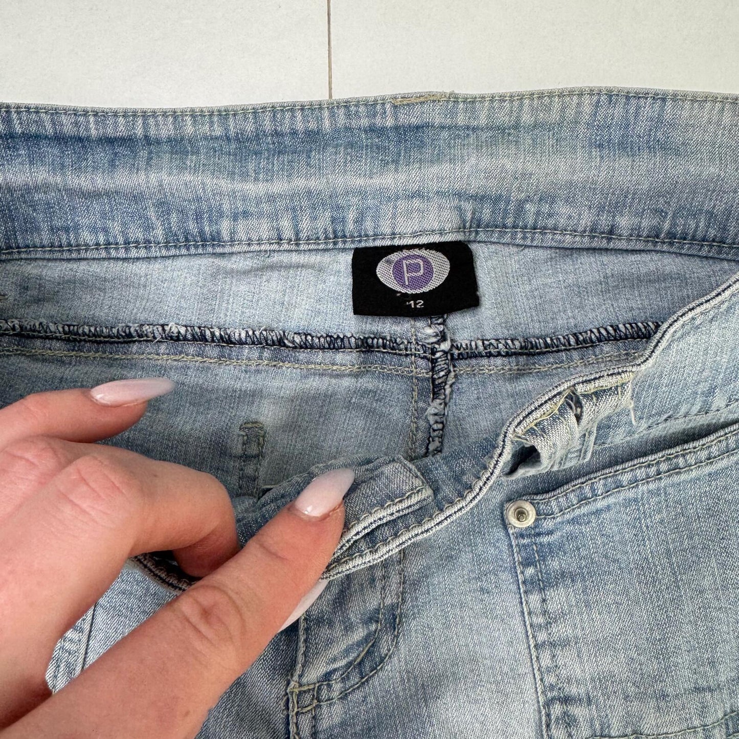 Y2K vintage bootcut denim jeans light blue faded wash stretchy embroidered