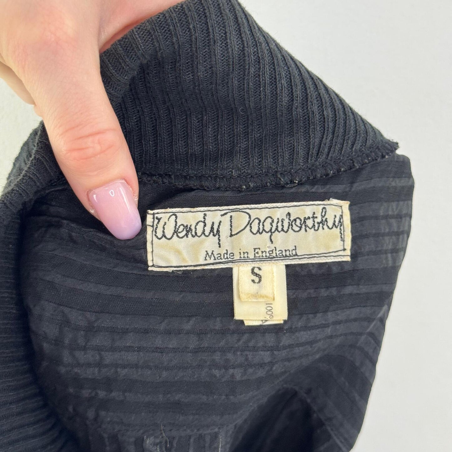 Vintage Wendy Dagworthy blouse 100% silk pinstripe button up ribbed front pocket