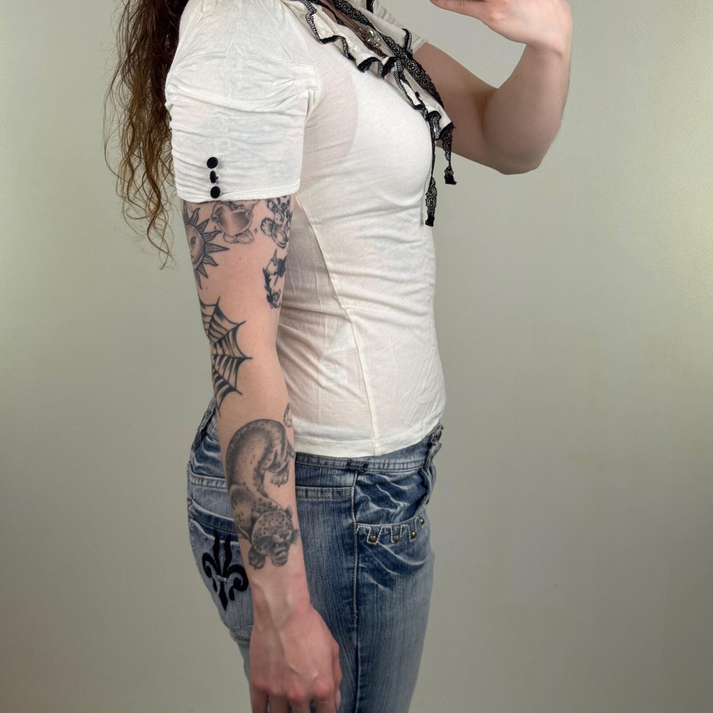 Y2K vintage t-shirt short sleeve top bow lace trim fitted ruffle button v neck