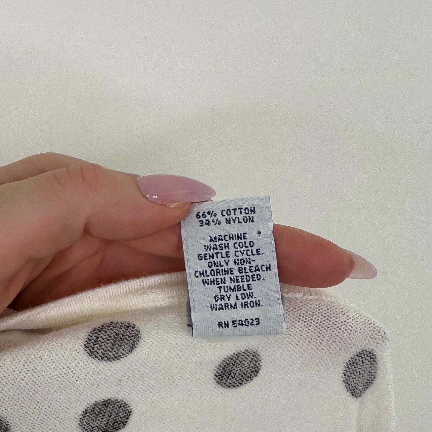 Y2K vintage cardigan polka dot button up fine knit fitted 3/4 sleeve spots white