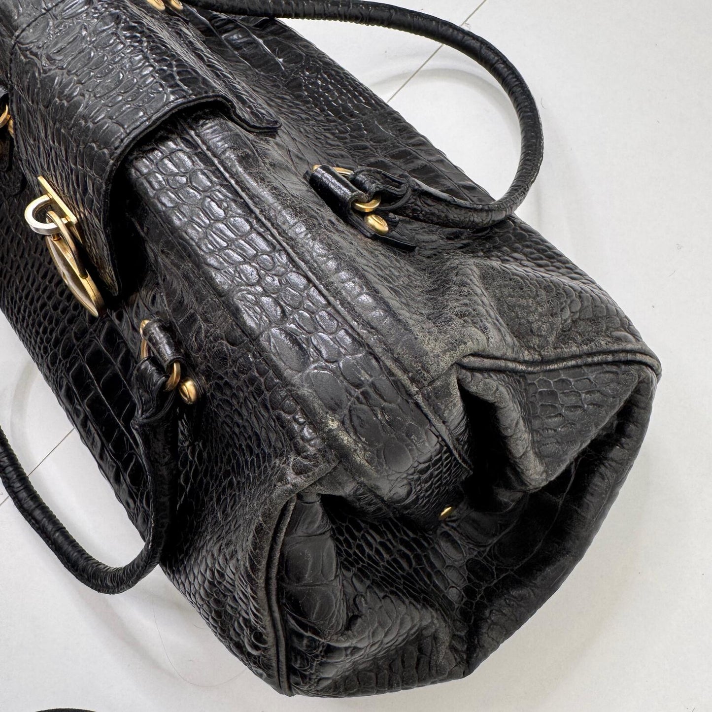 Y2K vintage shoulder bag genuine leather doctors croc print gold black medium