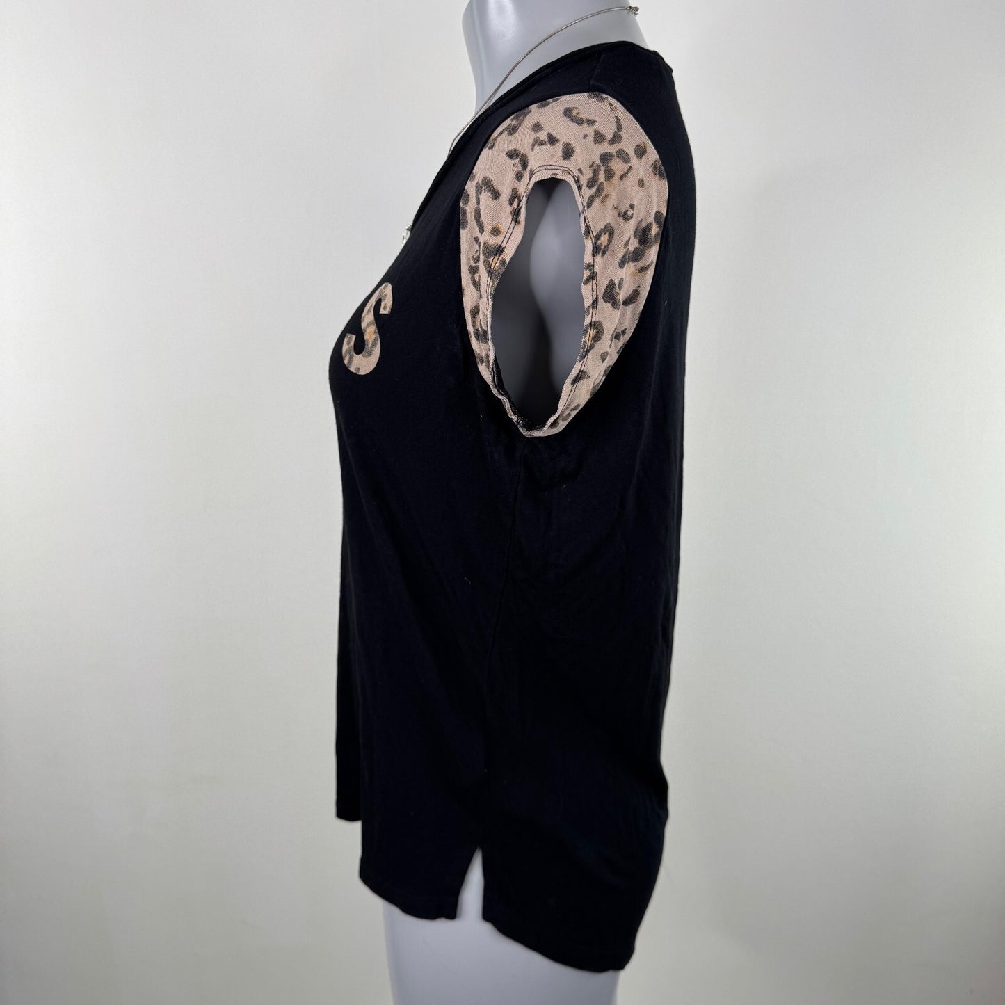 Y2K vintage Guess cap short sleeve top leopard logo spell out stretchy
