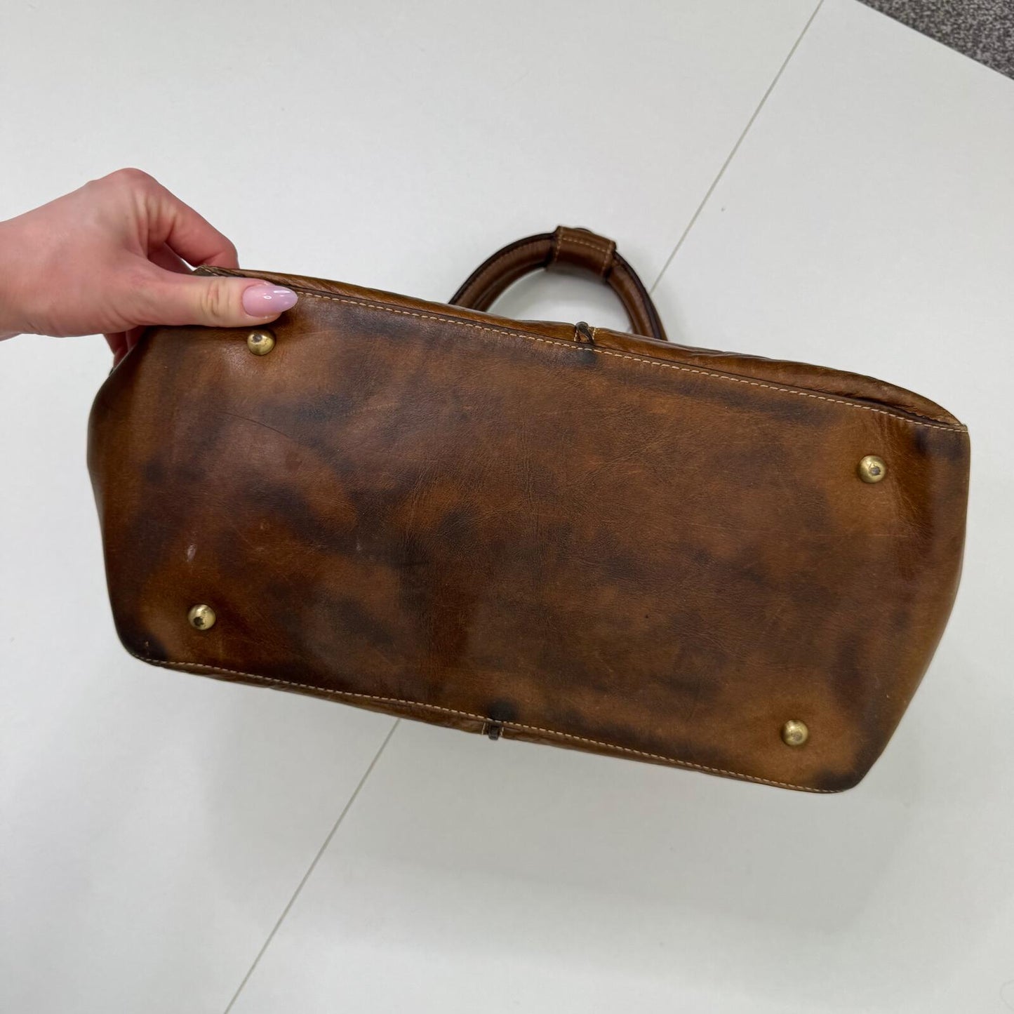 Y2K vintage handbag genuine leather faded worn brown medium contrast stitch