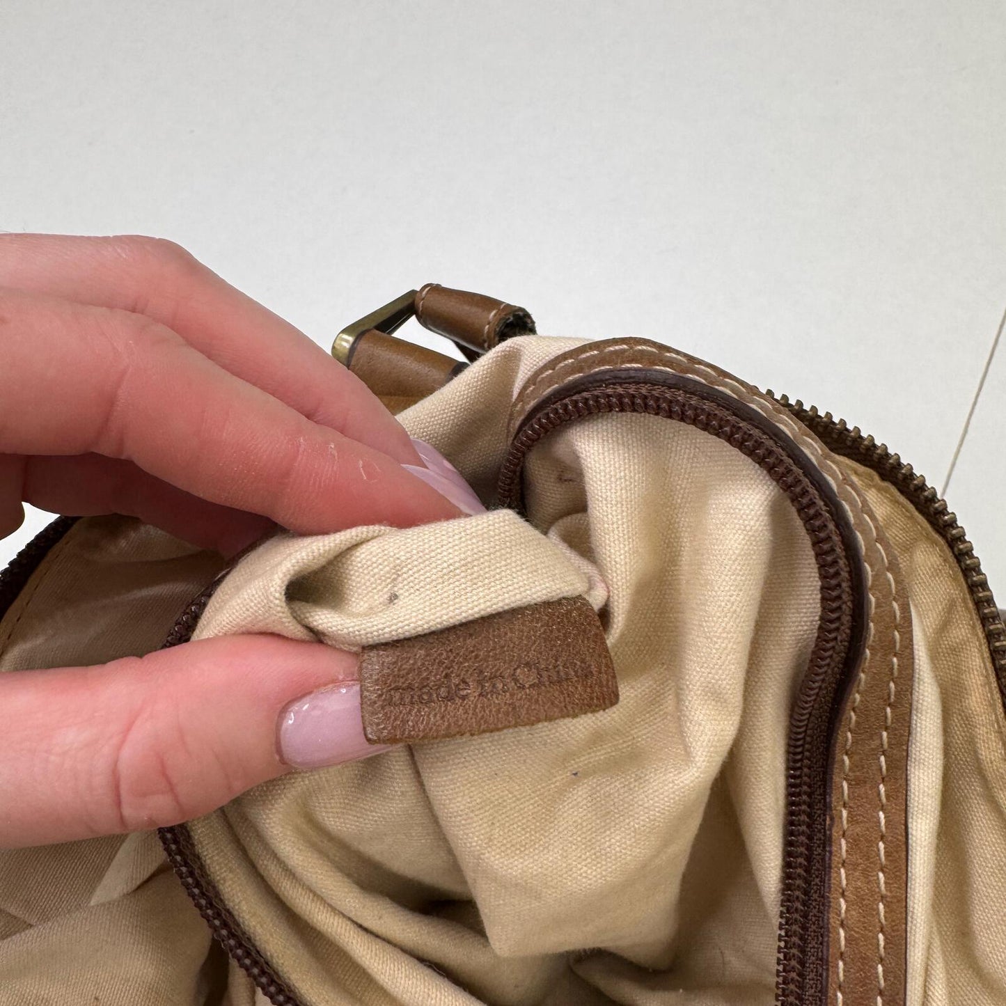 Y2K vintage handbag genuine leather faded worn brown medium contrast stitch