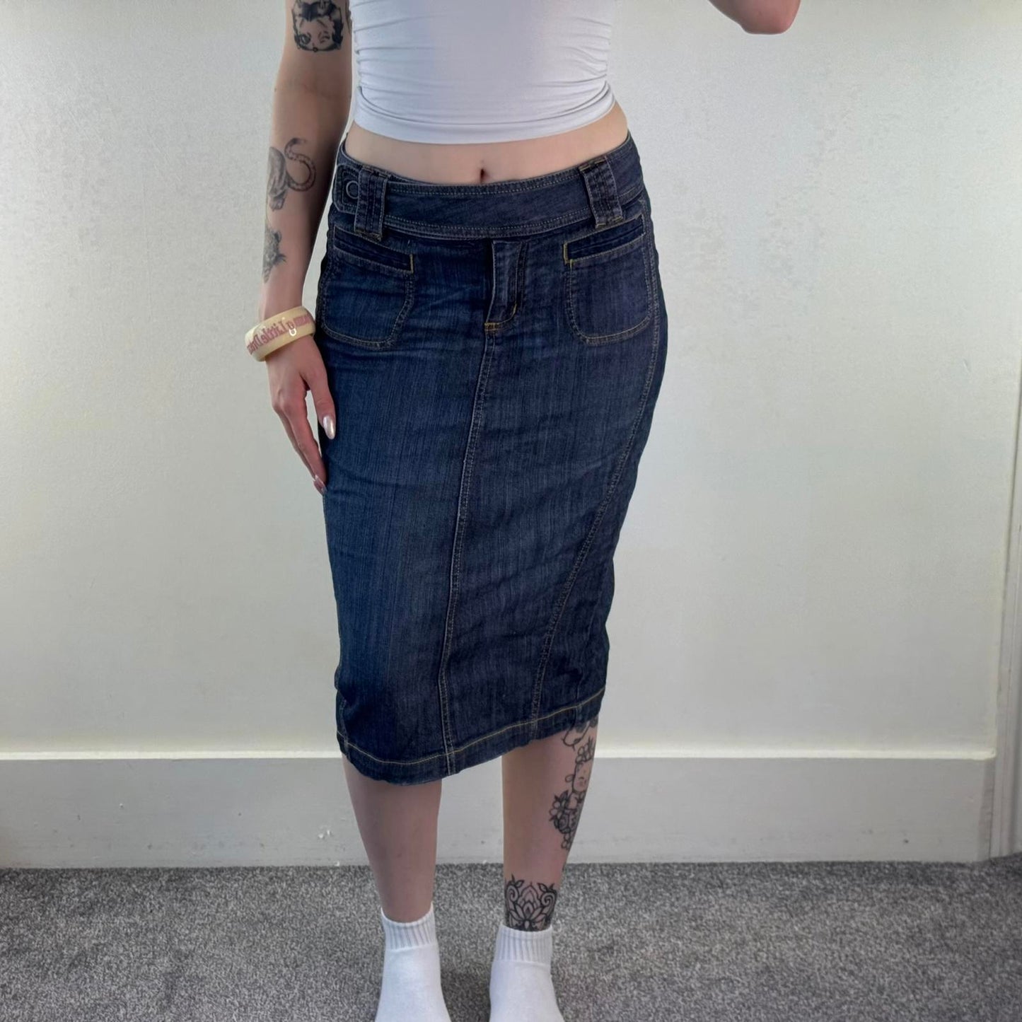 Y2K vintage fitted denim midi skirt dark blue cargo pockets vent slit mid rise