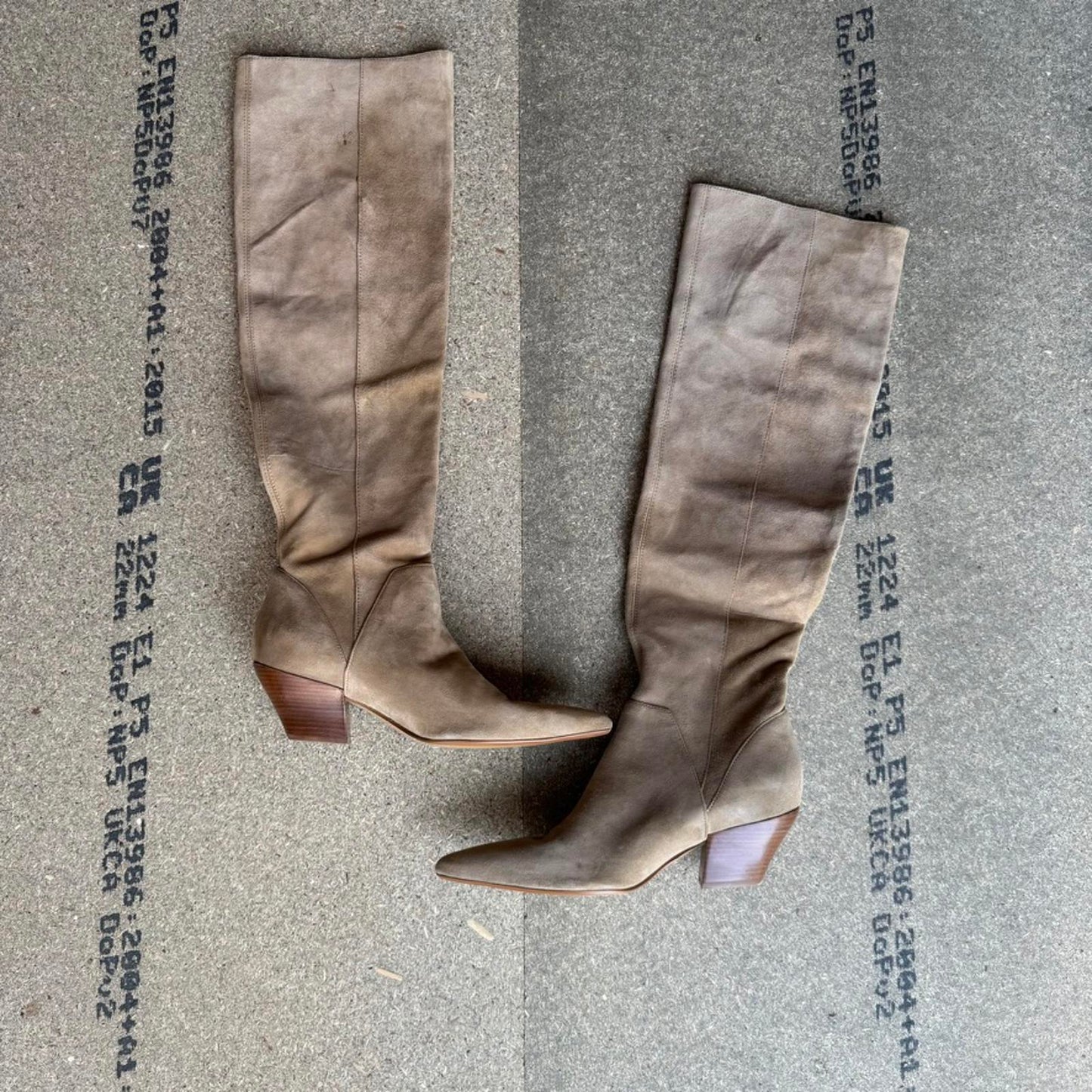 Y2K vintage Nine West suede knee tall length boots block heel pointed toe beige