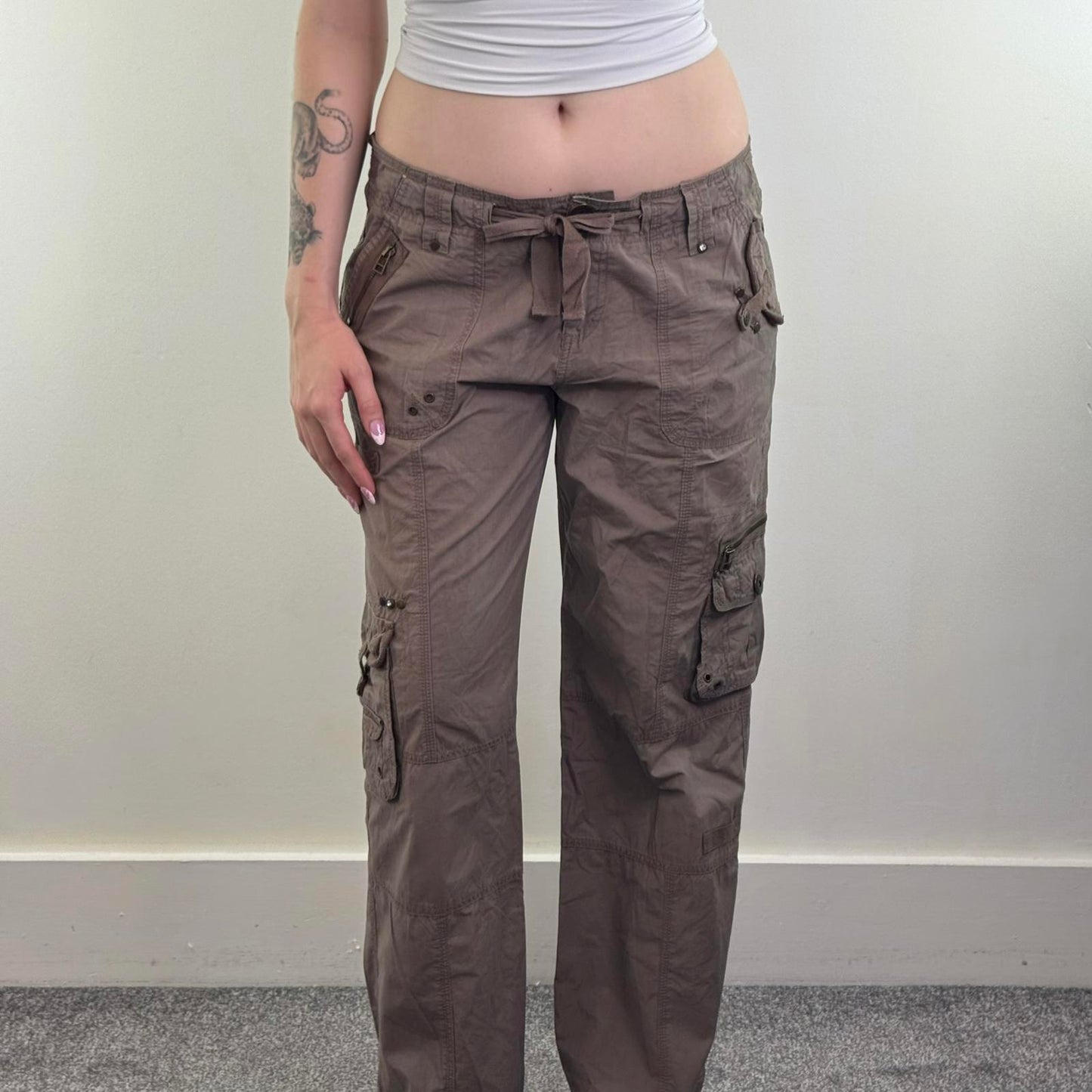 Y2K vintage mid rise baggy cargo trousers bow pockets utility studded grommets