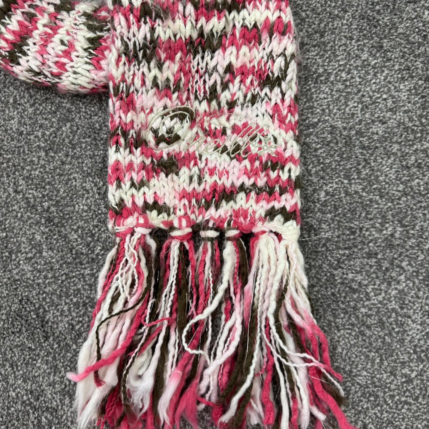Y2K vintage O'Neill chunky knit scarf glitter pink white brown tassel