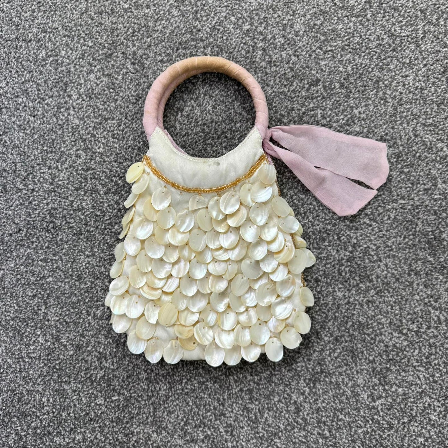 Y2K vintage mini shell handbag beaded silk circle handle seashell
