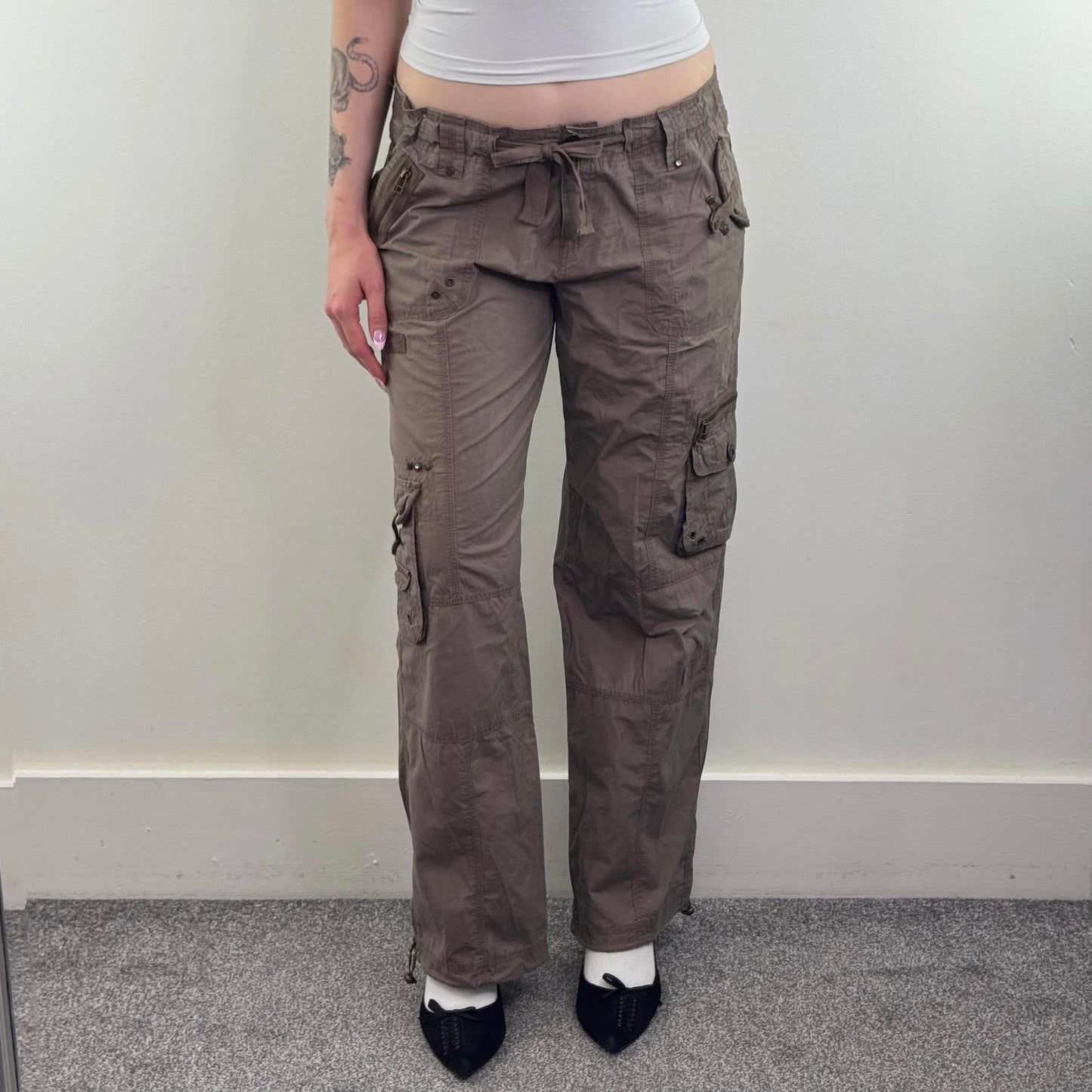 Y2K vintage mid rise baggy cargo trousers bow pockets utility studded grommets