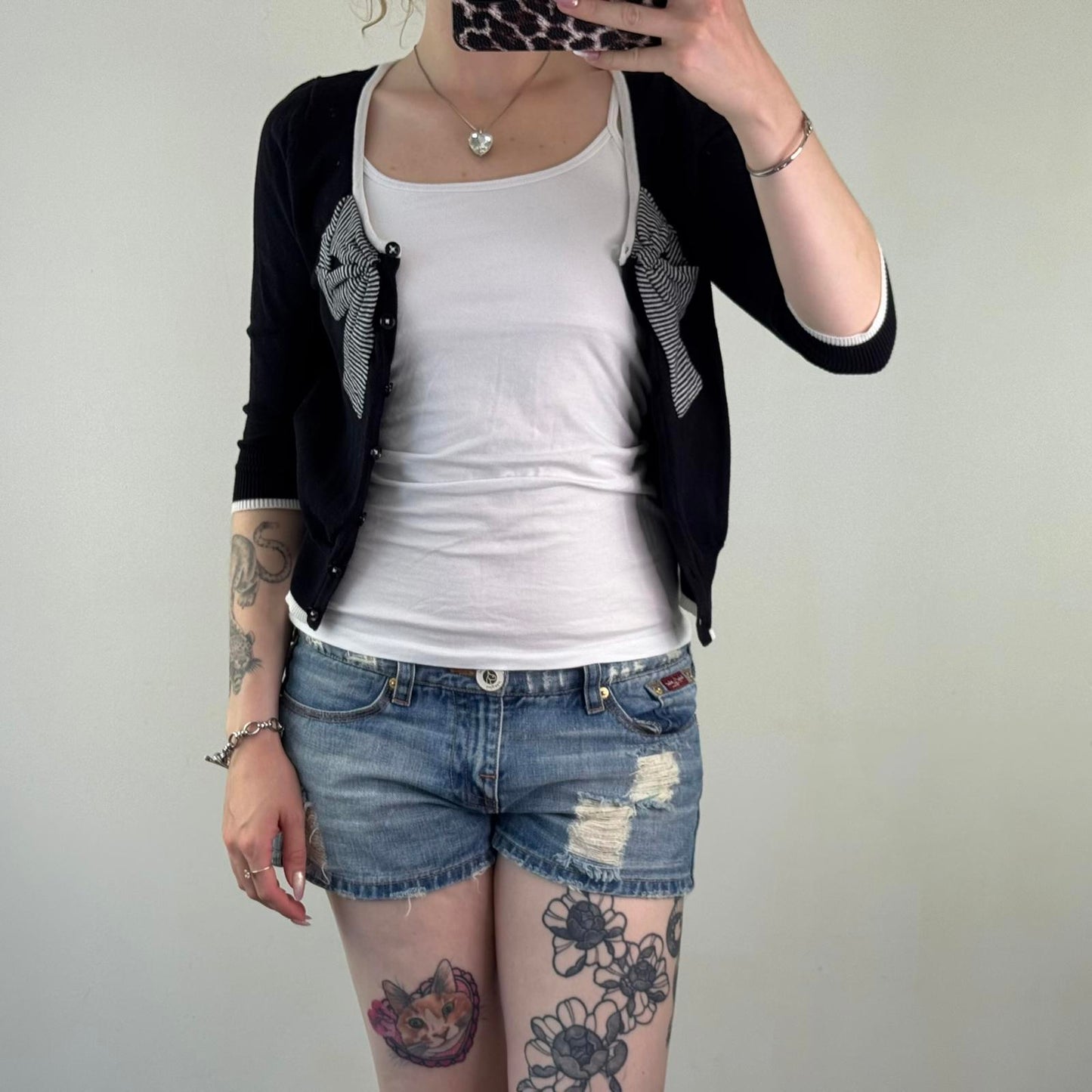 Y2K vintage button up fine knit cardigan half sleeve bow stripe black white