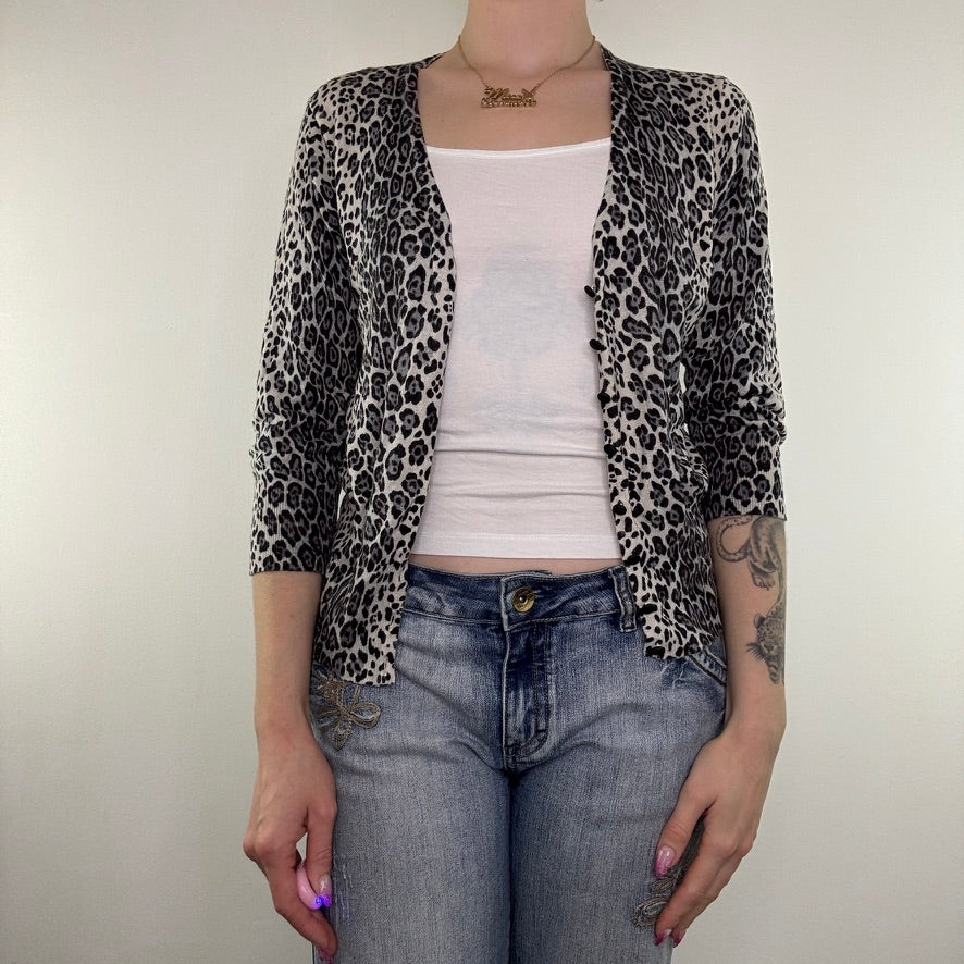 Y2K vintage leopard print cardigan button up fine knit faded 3/4 sleeve snow
