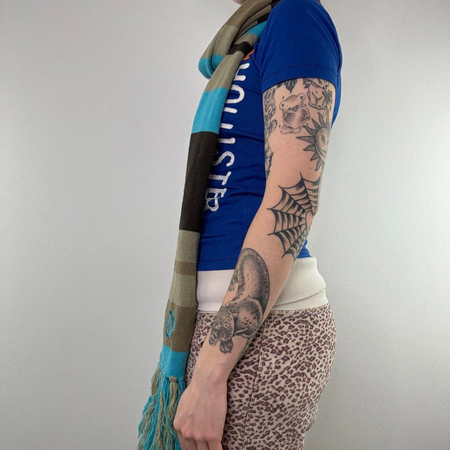 Y2K vintage Animal stripy scarf blue brown knit